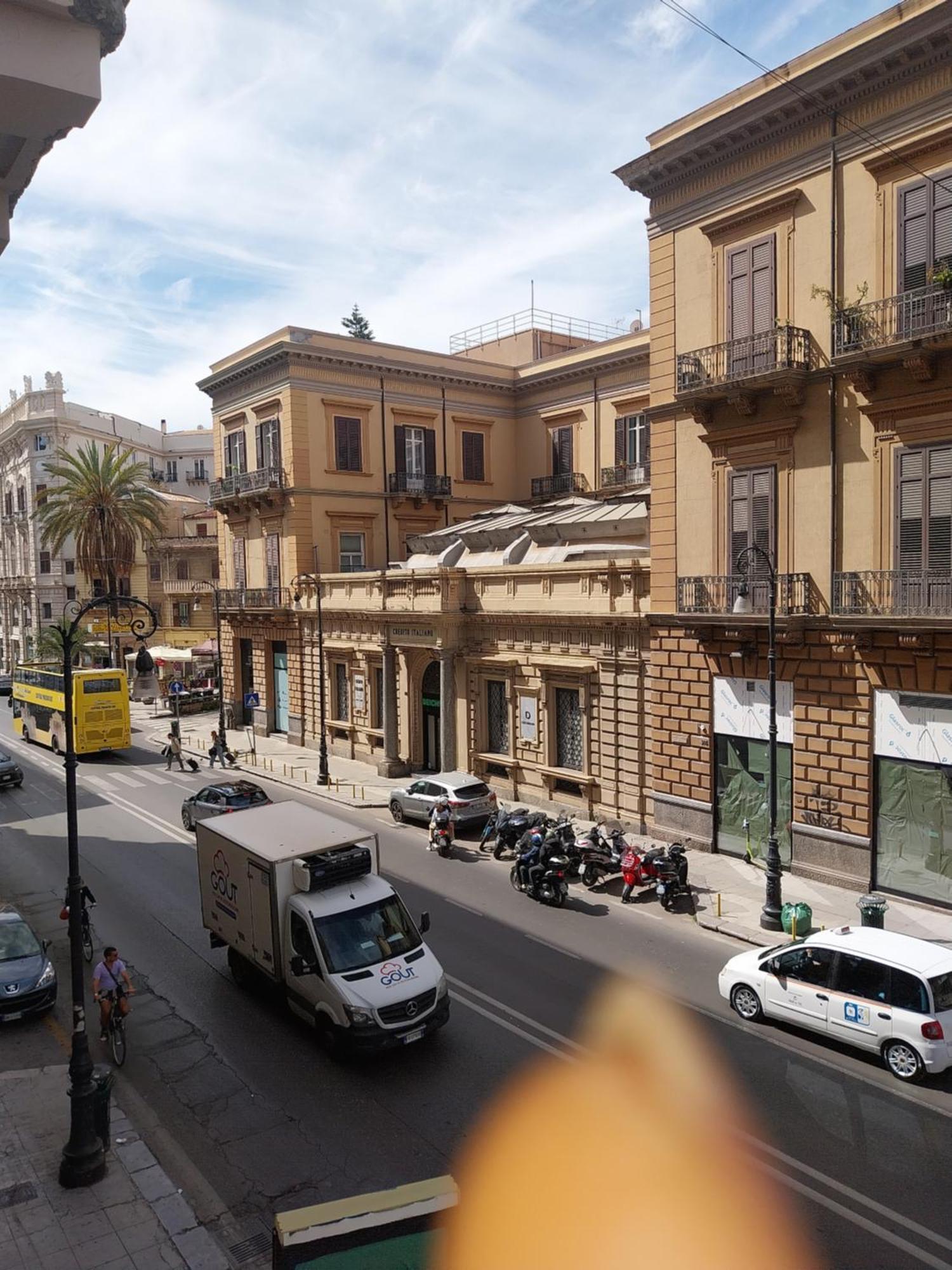 315 Via Roma Rooms Centro — Foto 1